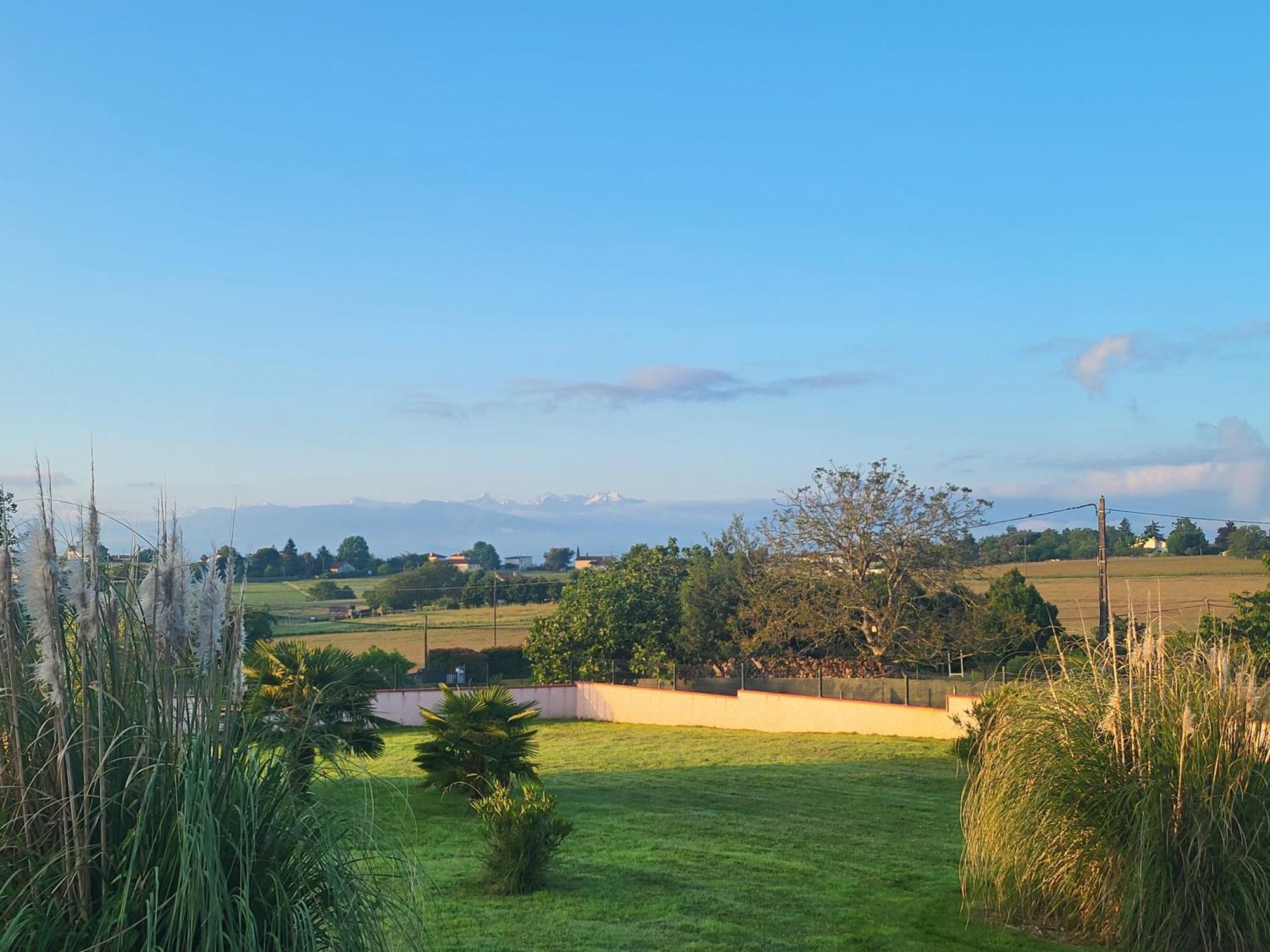 Villa Aux Portes Des Pyrenees 圣戈当 外观 照片