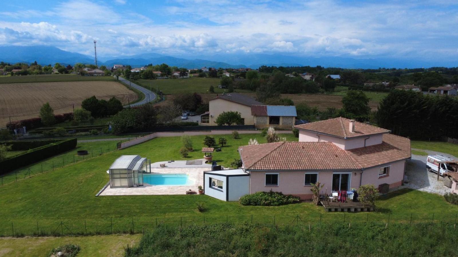 Villa Aux Portes Des Pyrenees 圣戈当 外观 照片