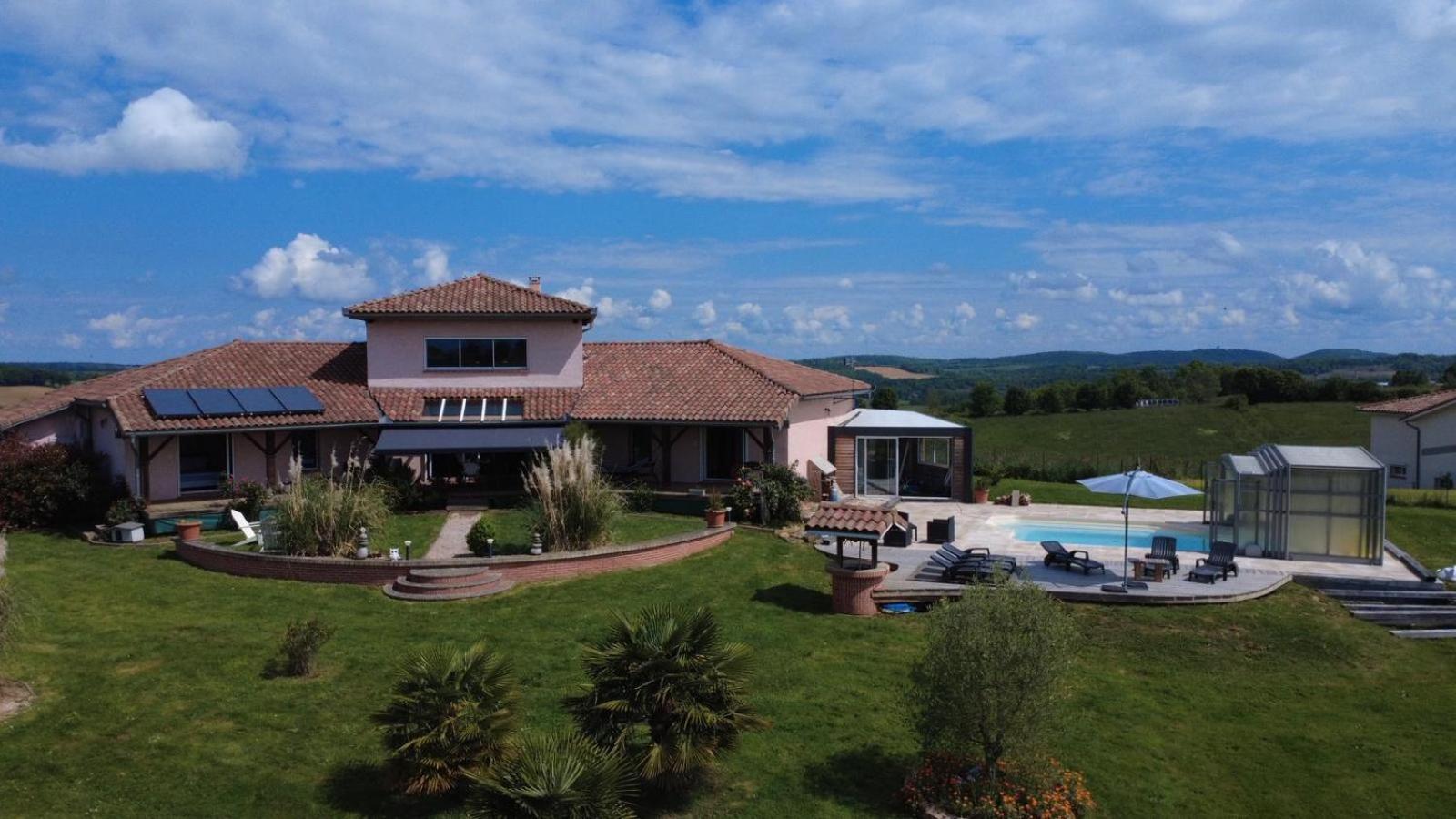Villa Aux Portes Des Pyrenees 圣戈当 外观 照片