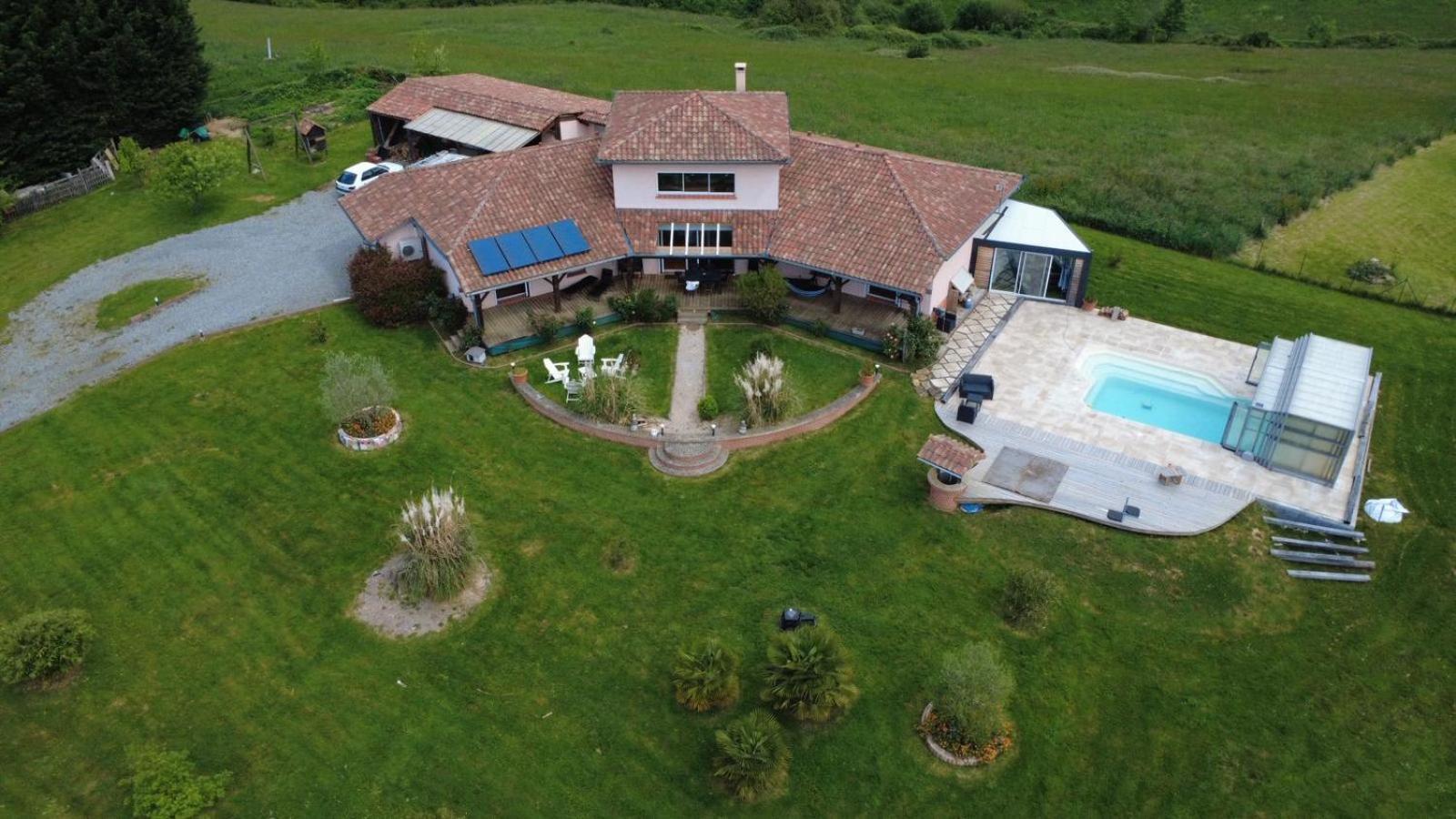 Villa Aux Portes Des Pyrenees 圣戈当 外观 照片